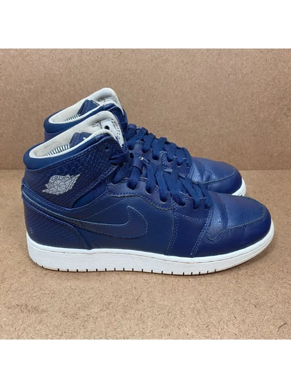 Air Jordan 1 Retro High GS Midnight Navy Sneakers Youth Size 6.5Y Leather